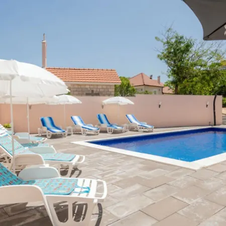 Villa Nina